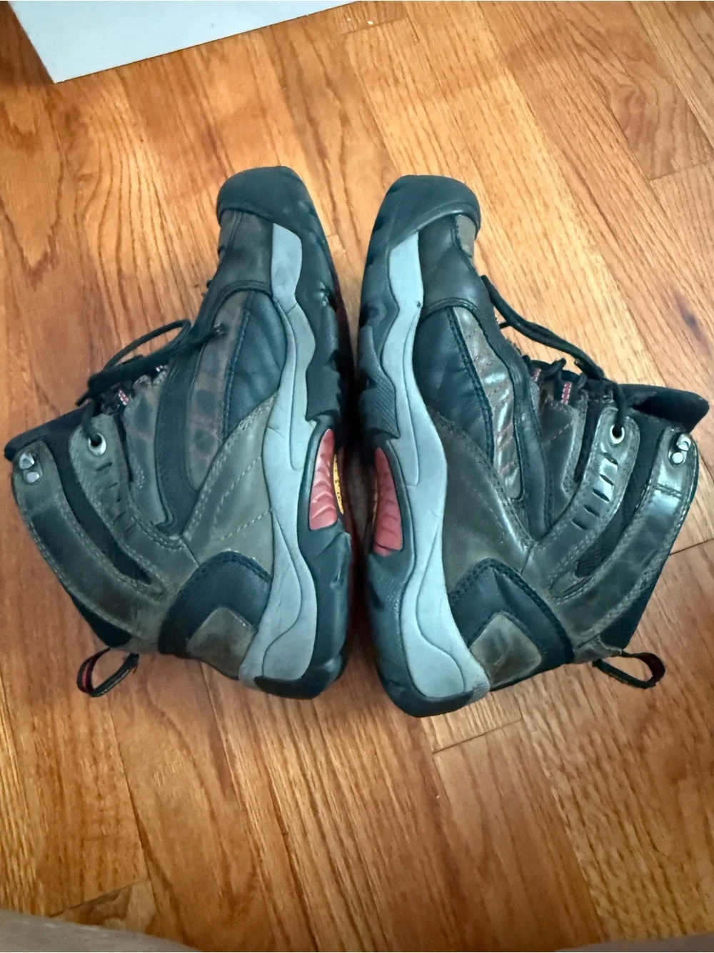 Keen Revel hiking boots Men’s Size 10